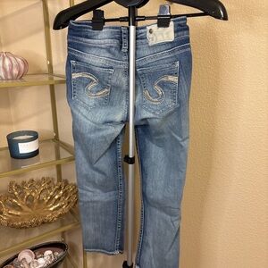 Silver Jeans Suki Super Stretch Capri Cropped Jeans Medium Wash